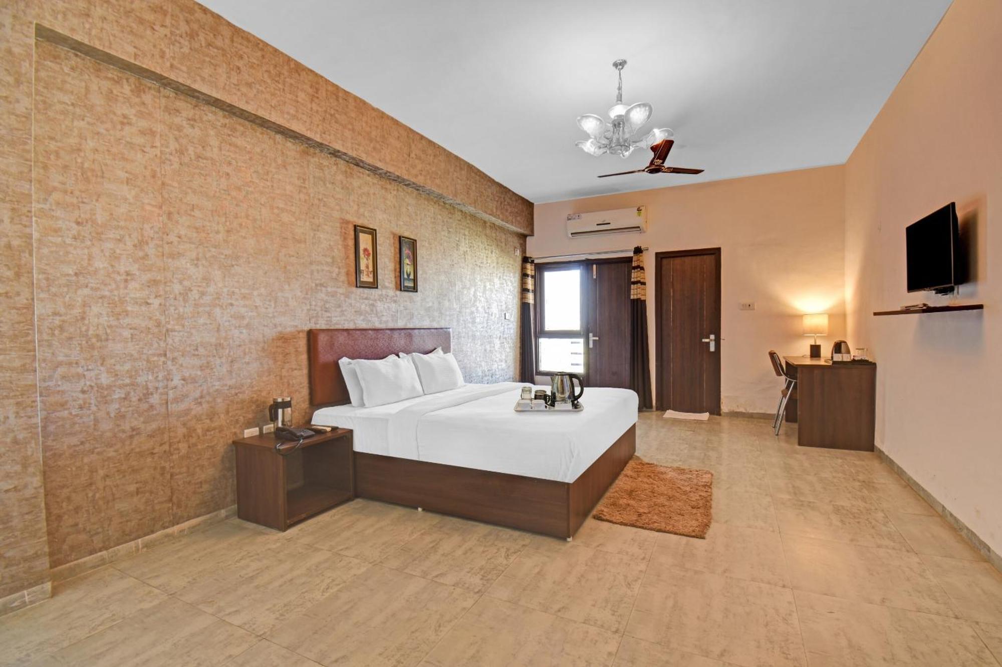 Townhouse Classio Suites Ширди Экстерьер фото