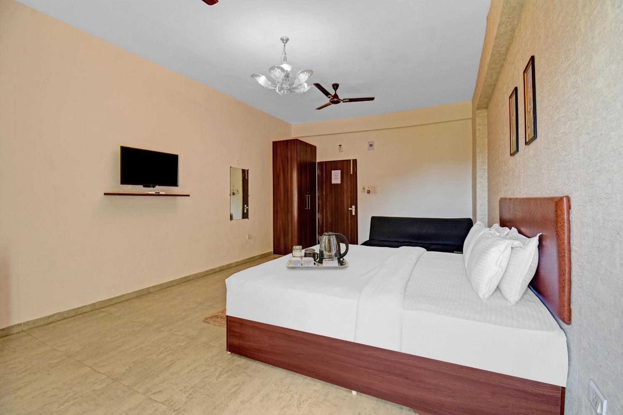 Townhouse Classio Suites Ширди Экстерьер фото