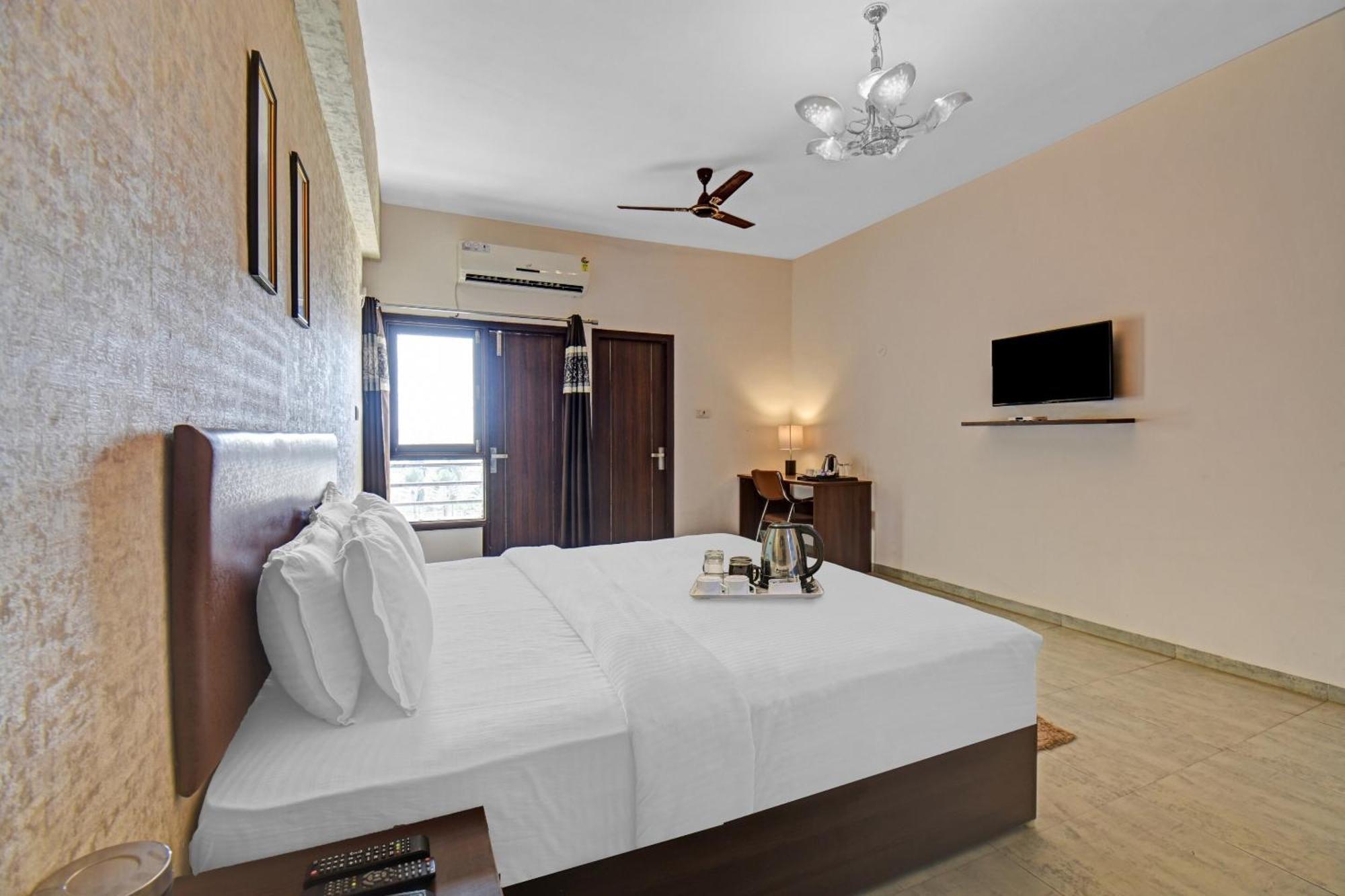 Townhouse Classio Suites Ширди Экстерьер фото