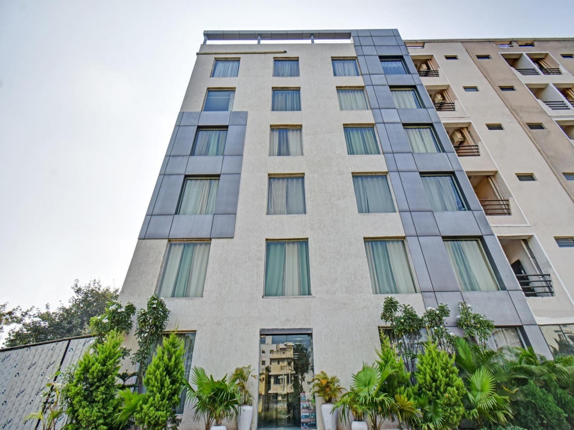 Townhouse Classio Suites Ширди Экстерьер фото