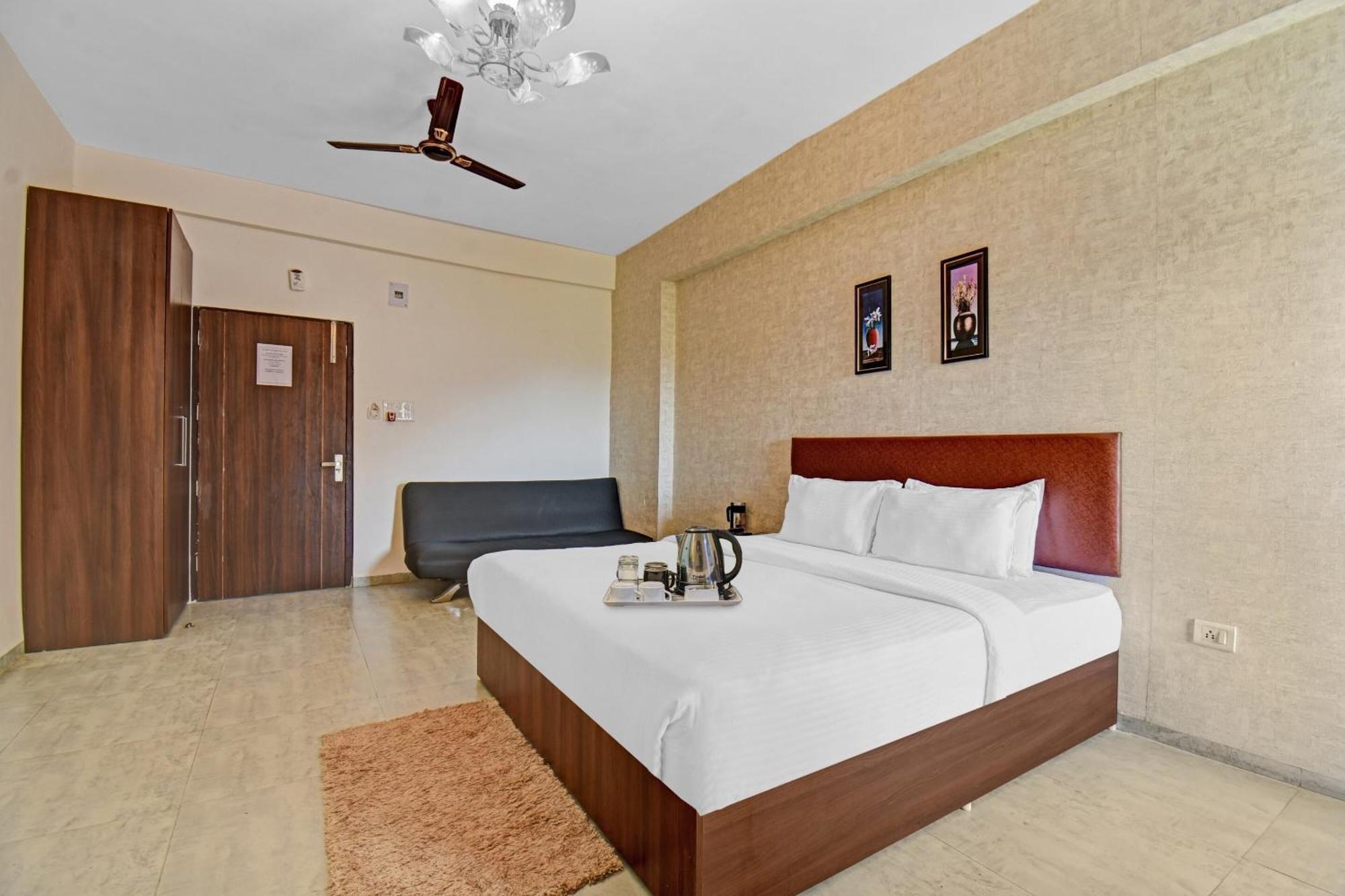 Townhouse Classio Suites Ширди Экстерьер фото